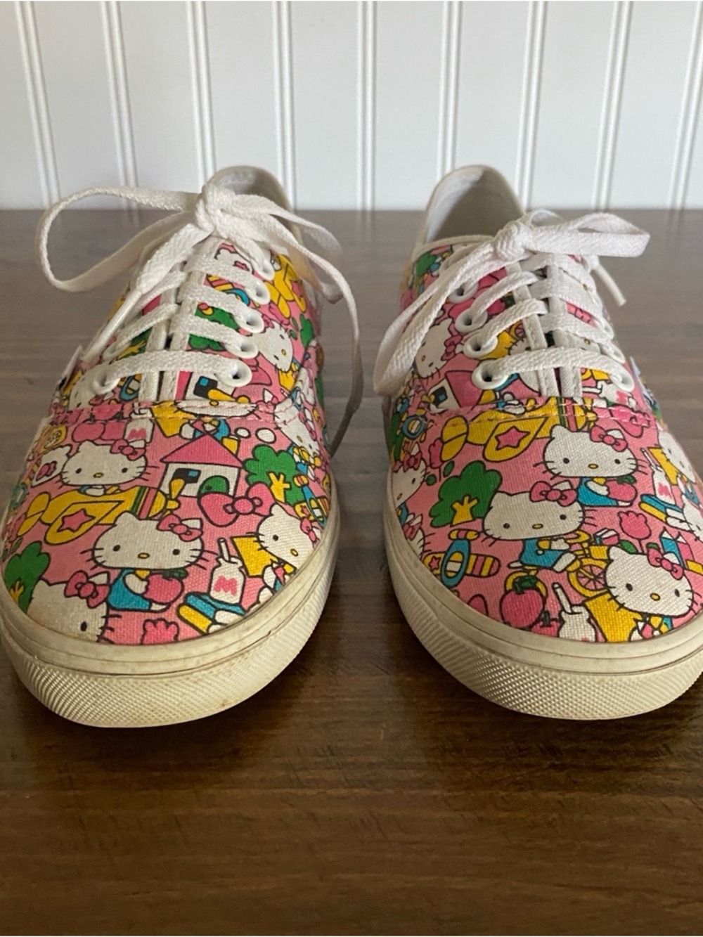 VANS - Hello Kitty - Pink Printed Lace-Up Sneakers - Picture 3 of 12